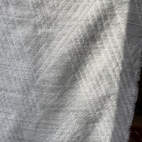 H&M Pale Grey/Silver Scarf NEW - Picture 5 of 5